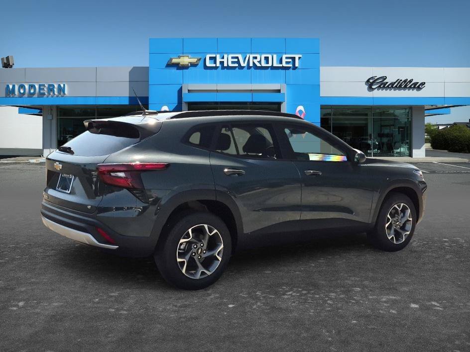 New 2026 Chevrolet Trax LT w/ LT Convenience Package FWD image 5