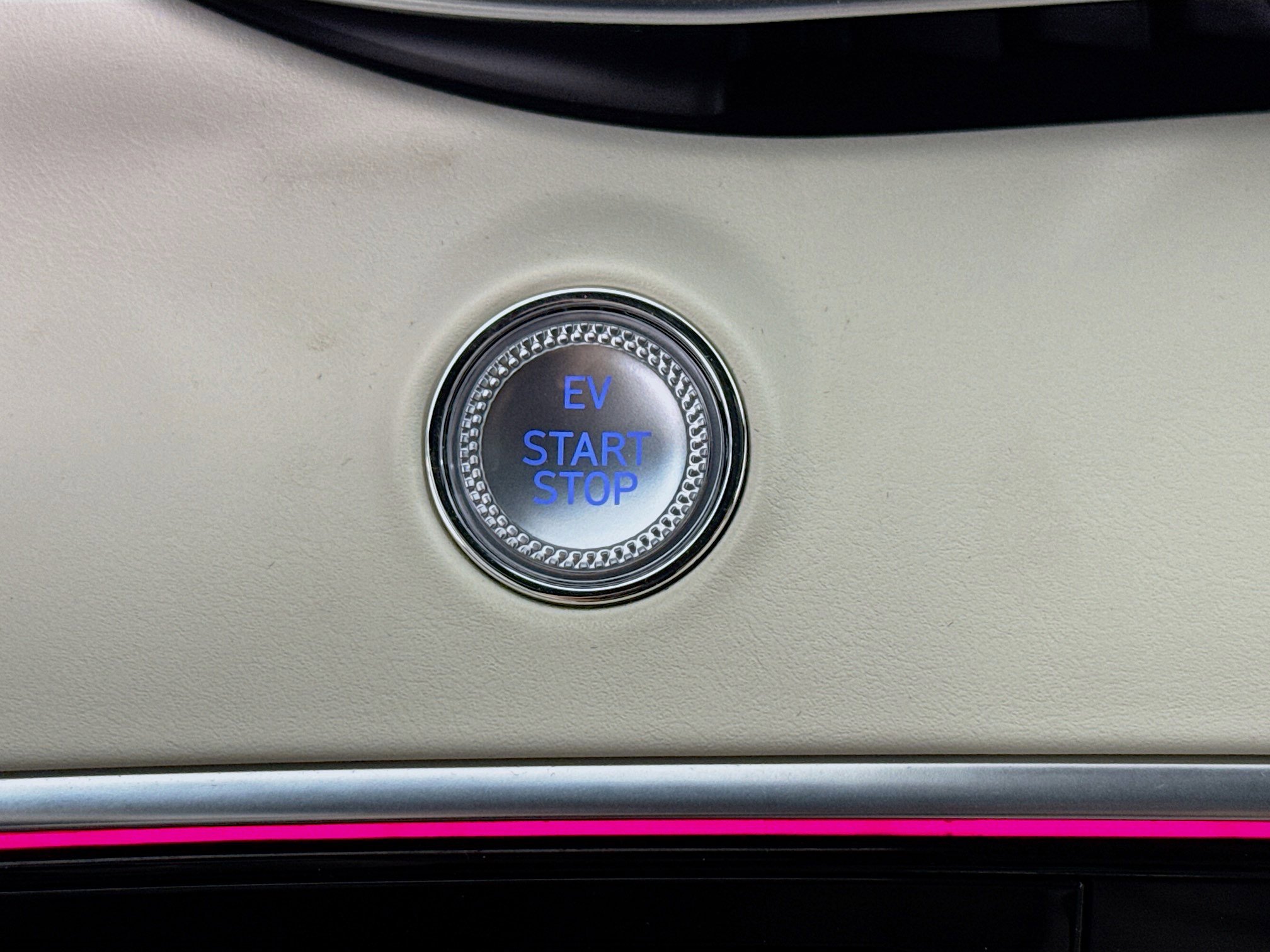 Used 2024 Genesis Electrified GV70 Advanced w/ Prestige Package image 20