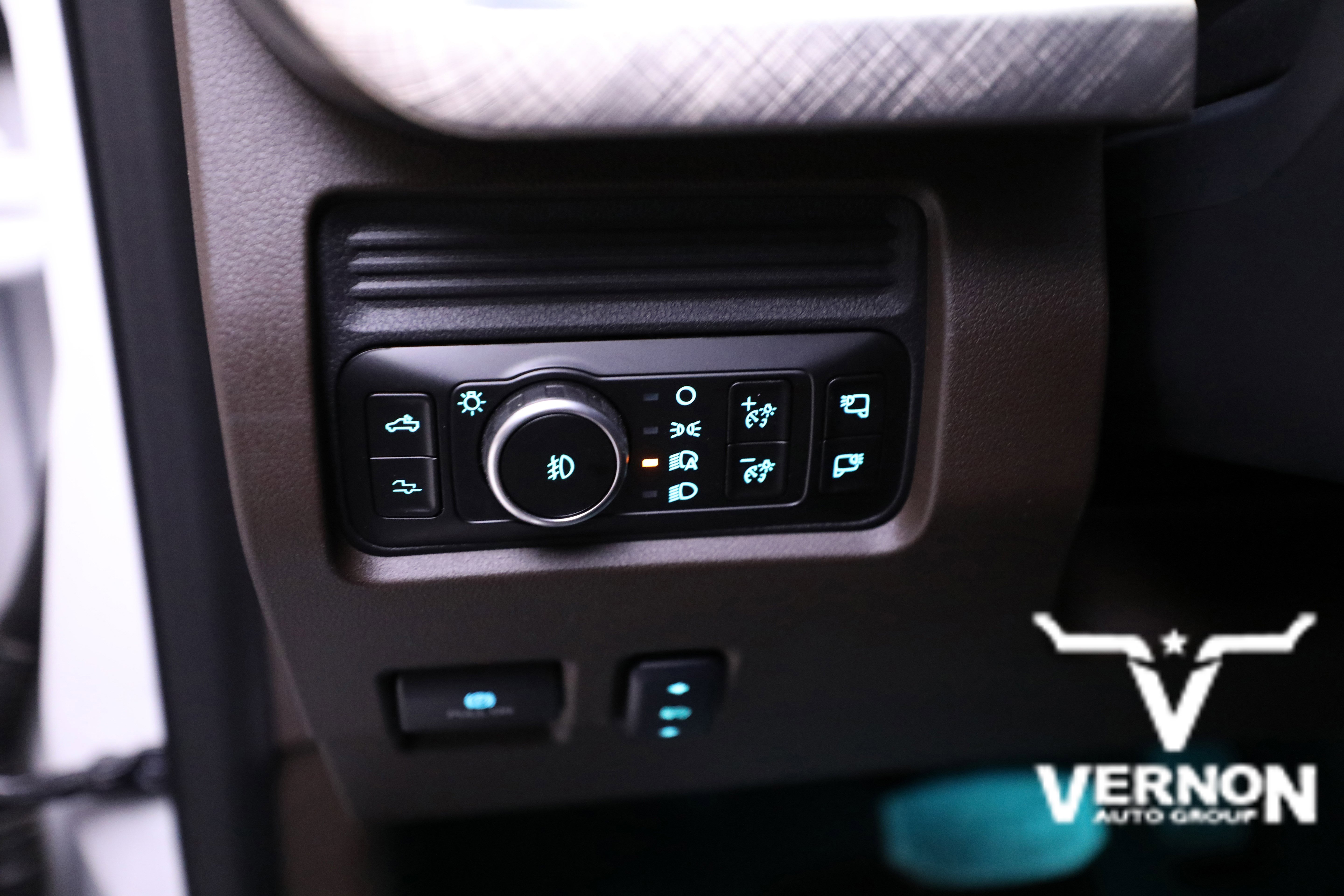 New 2026 Ford F350 King Ranch w/ FX4 Off-Road Package image 17