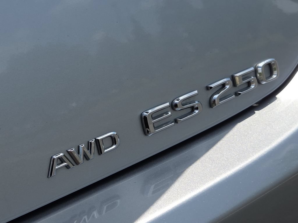 Used 2022 Lexus ES 250 w/ Premium Package AWD/4WD image 17