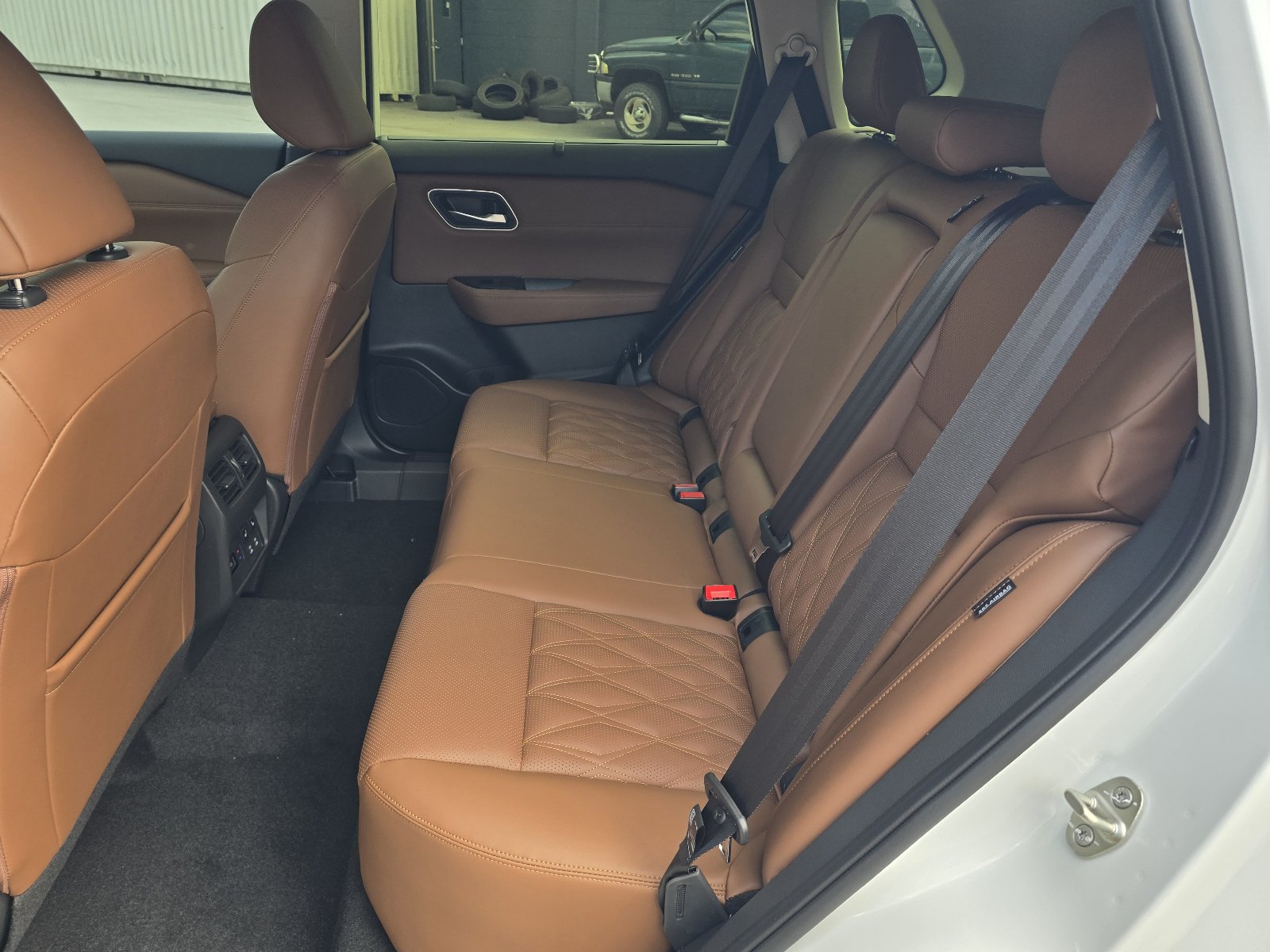 New 2026 Nissan Rogue Platinum AWD/4WD image 11