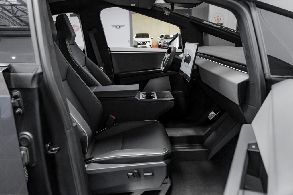 Used 2025 Tesla Cybertruck AWD Crew Cab image 35