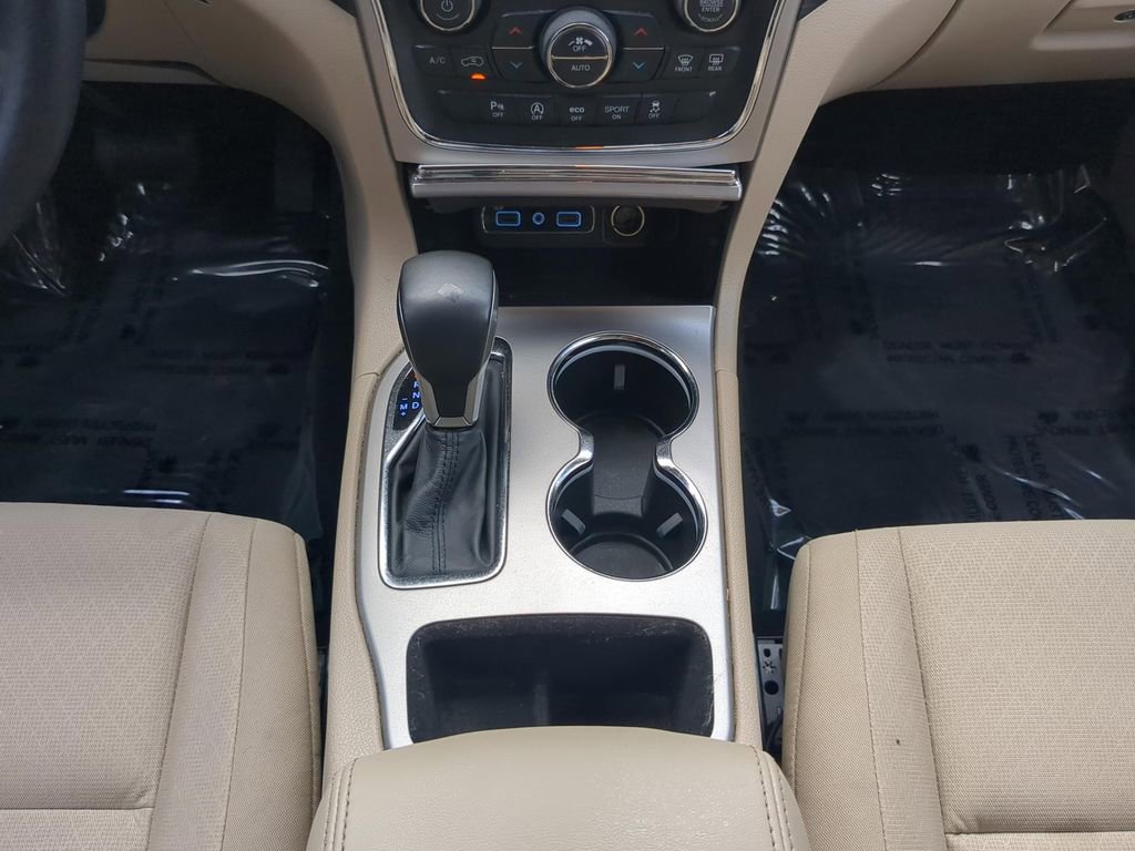 Used 2019 Jeep Grand Cherokee Laredo RWD image 14