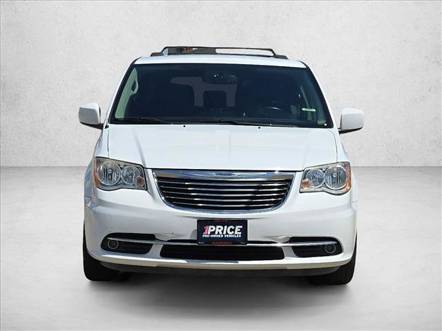 Used 2016 Chrysler Town & Country Touring FWD image 2