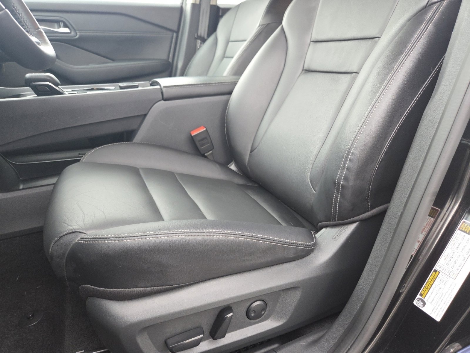 Used 2024 Nissan Rogue SL image 26