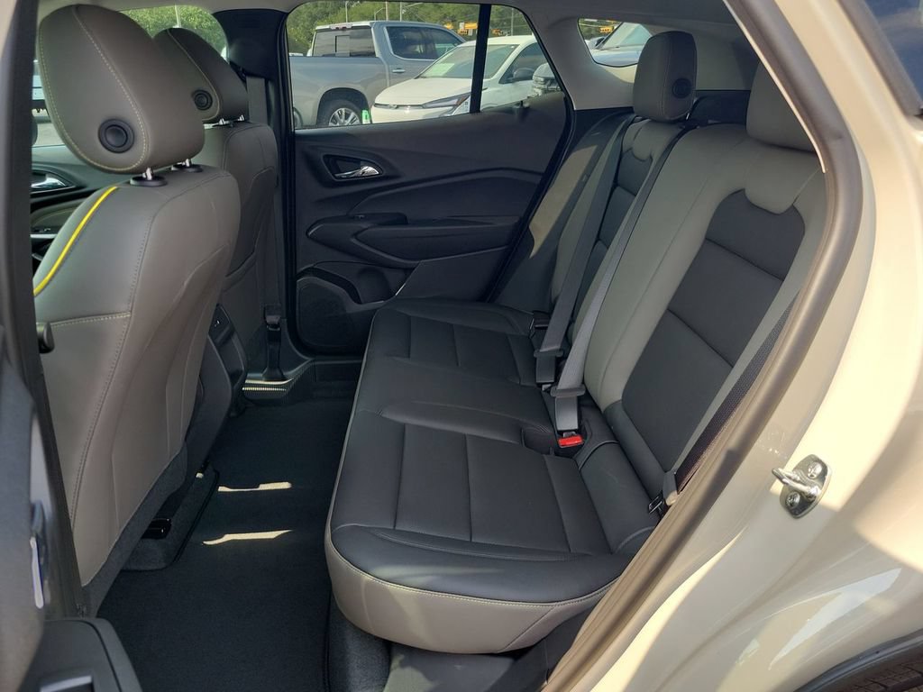 New 2026 Chevrolet Trax ACTIV w/ Sunroof Package FWD image 25