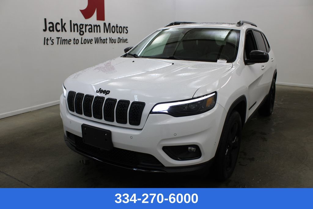 Used 2023 Jeep Cherokee Altitude Lux w/ Lux Elite Package image 2
