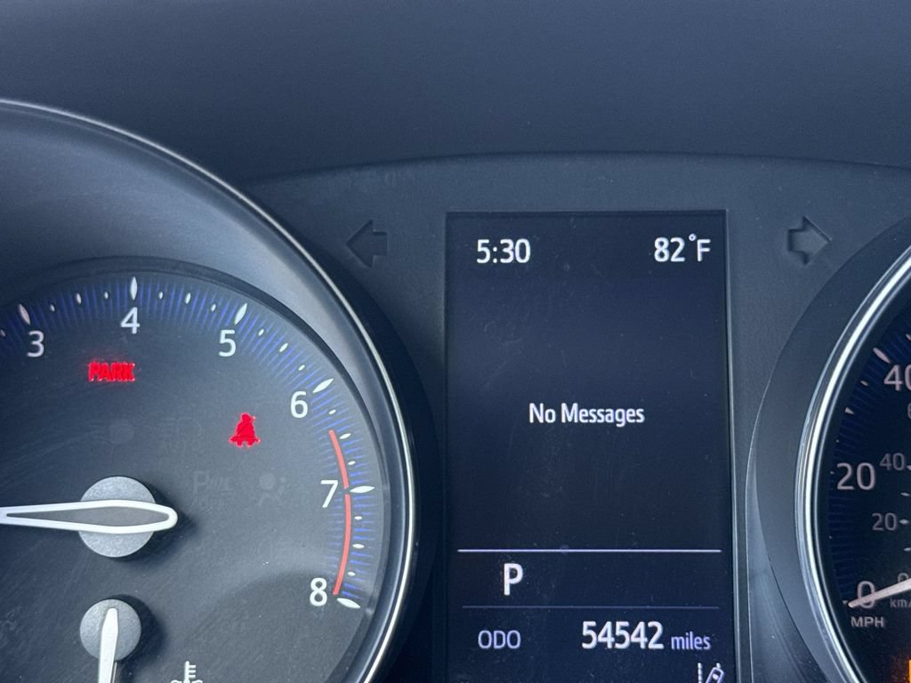 Used 2021 Toyota C-HR LE FWD image 10