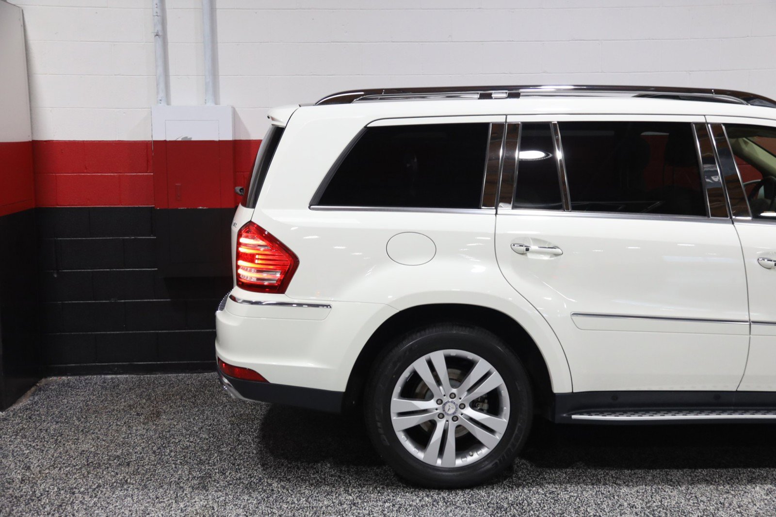 Used 2012 Mercedes-Benz GL 450 4MATIC w/ Premium 2 Pkg image 5