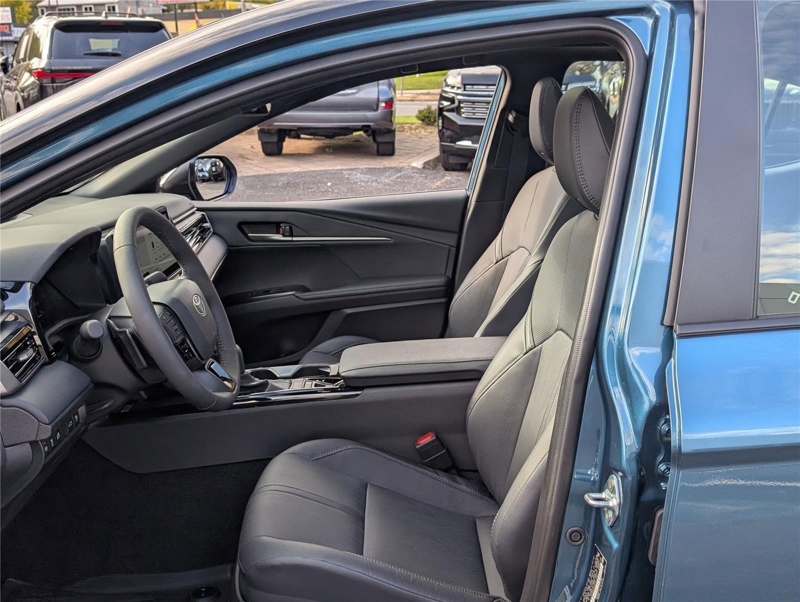 Used 2025 Toyota Camry XSE image 16