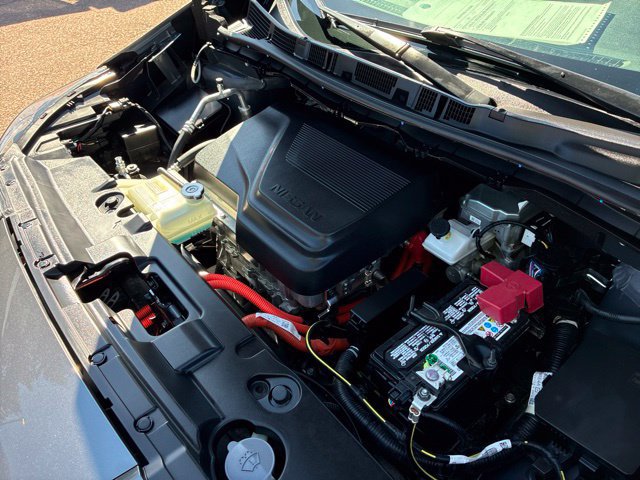 Used 2025 Nissan Leaf S FWD image 12