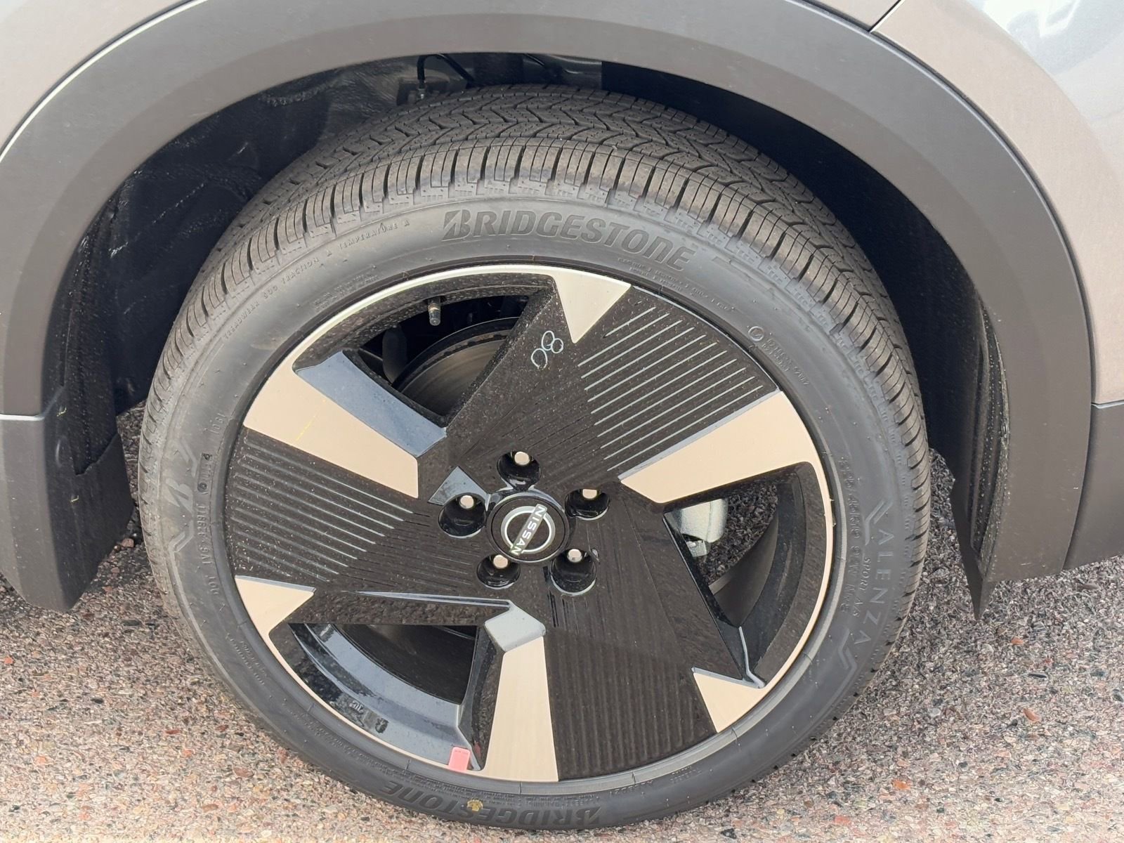 New 2026 Nissan Kicks SR w/ Cold Weather Package image 10