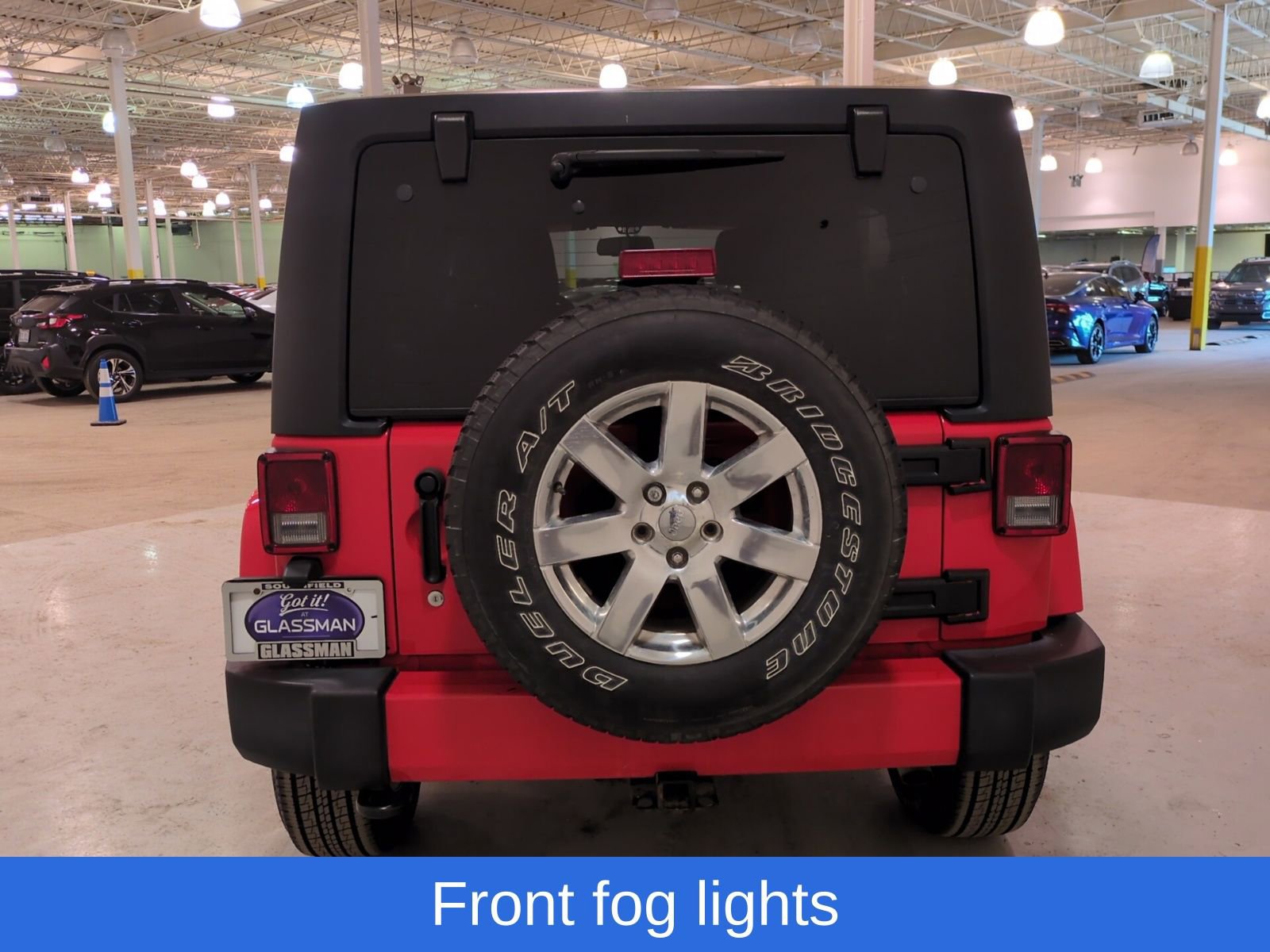 Used 2017 Jeep Wrangler Unlimited Sahara w/ Connectivity Group AWD/4WD image 5