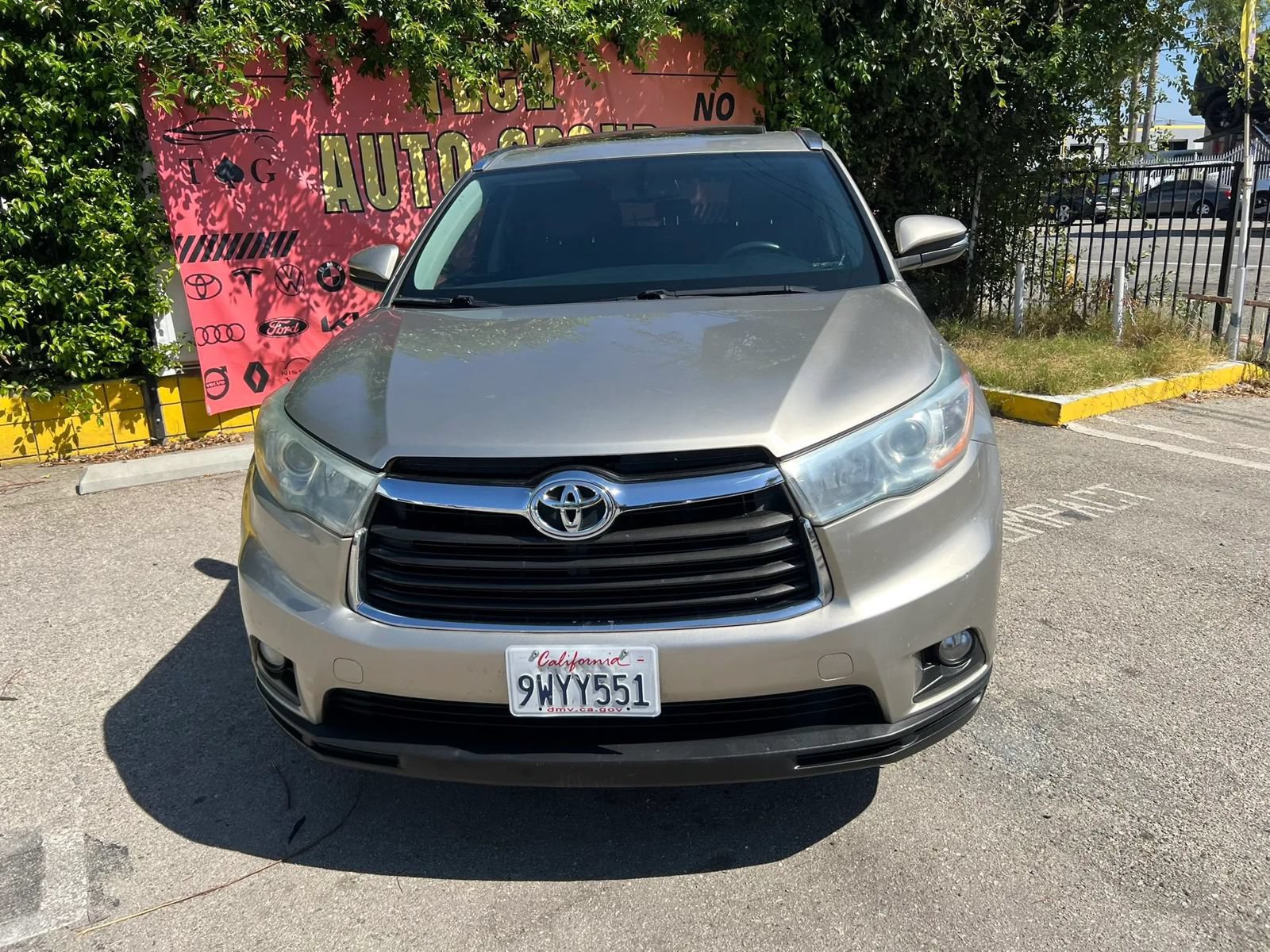 Used 2015 Toyota Highlander XLE FWD image 2