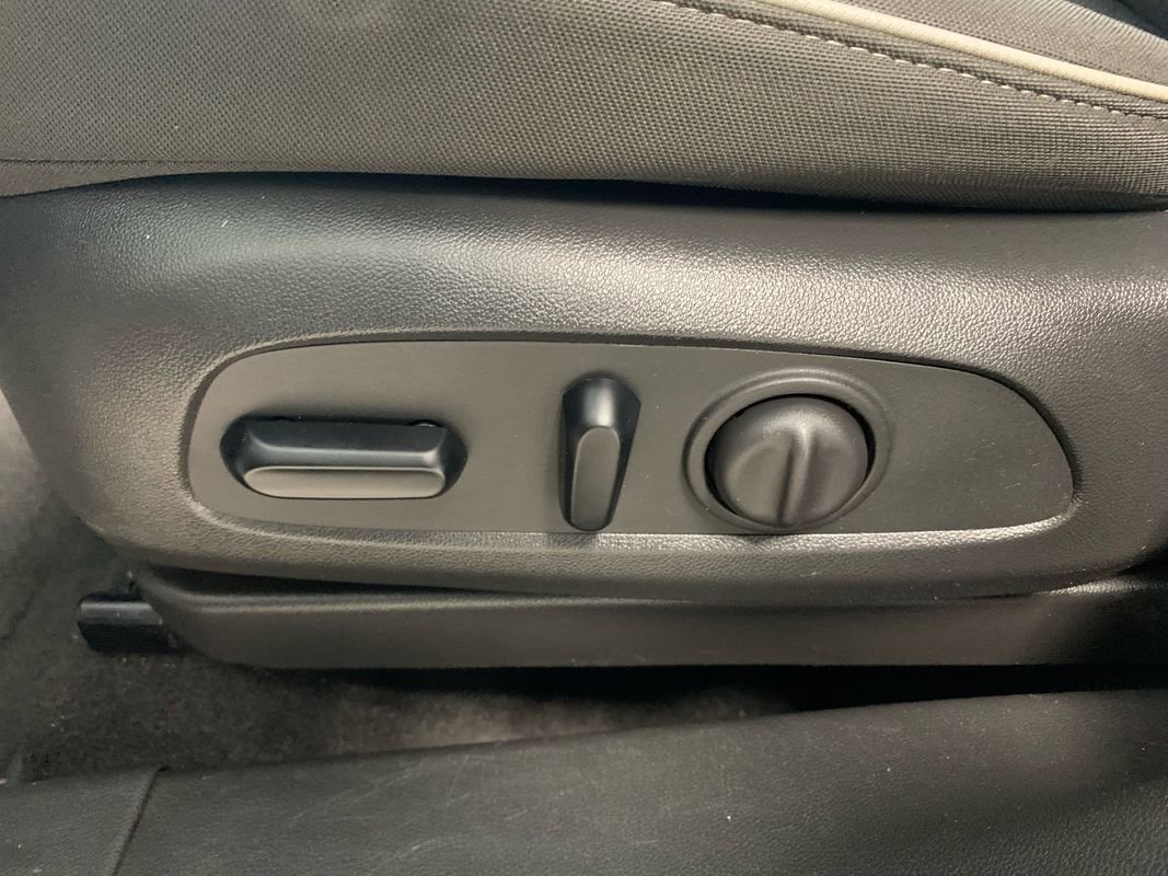 Used 2022 Chevrolet TrailBlazer LT w/ Convenience Package image 17