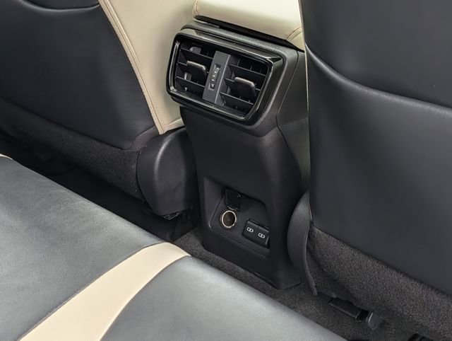 Used 2024 Lexus NX 350h AWD image 31