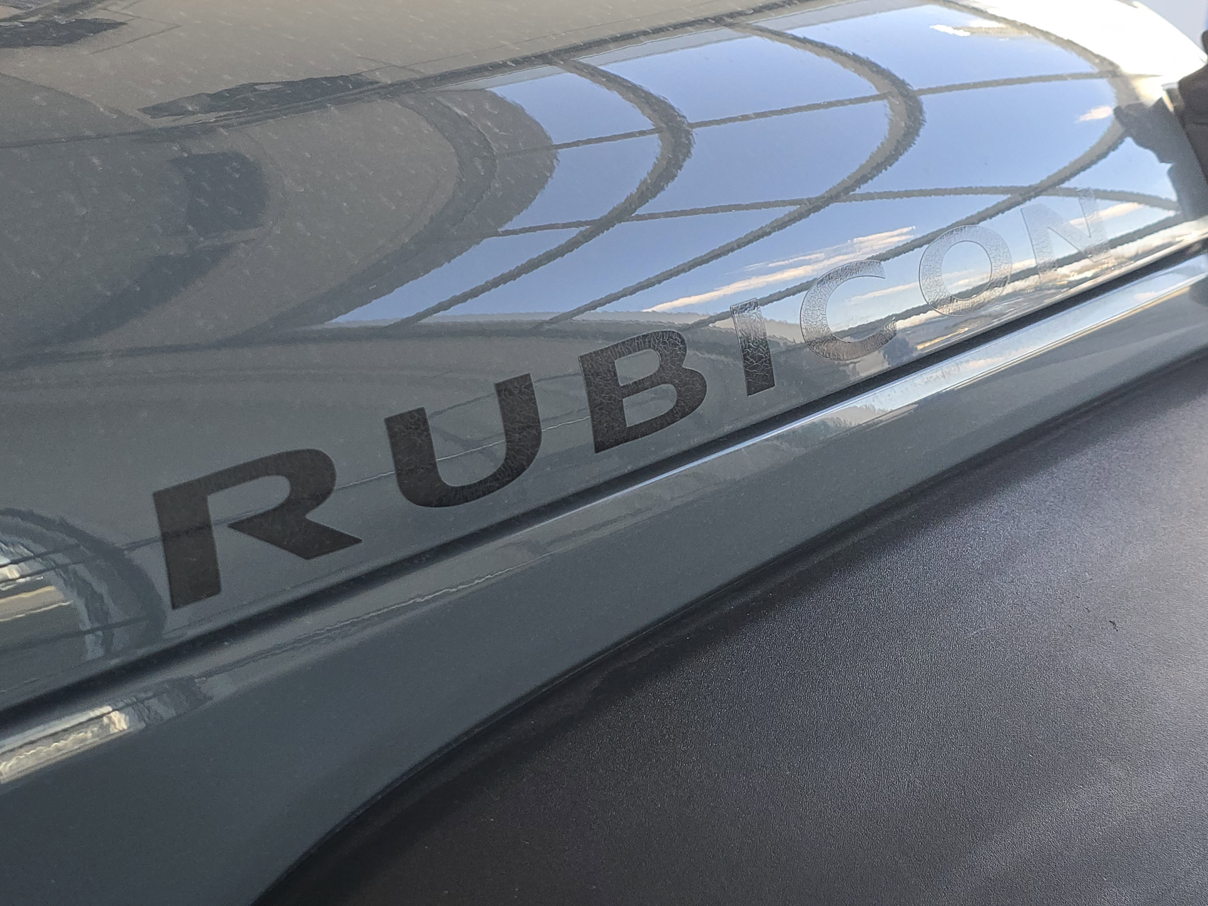 Used 2015 Jeep Wrangler Unlimited Rubicon w/ Dual Top Group image 13