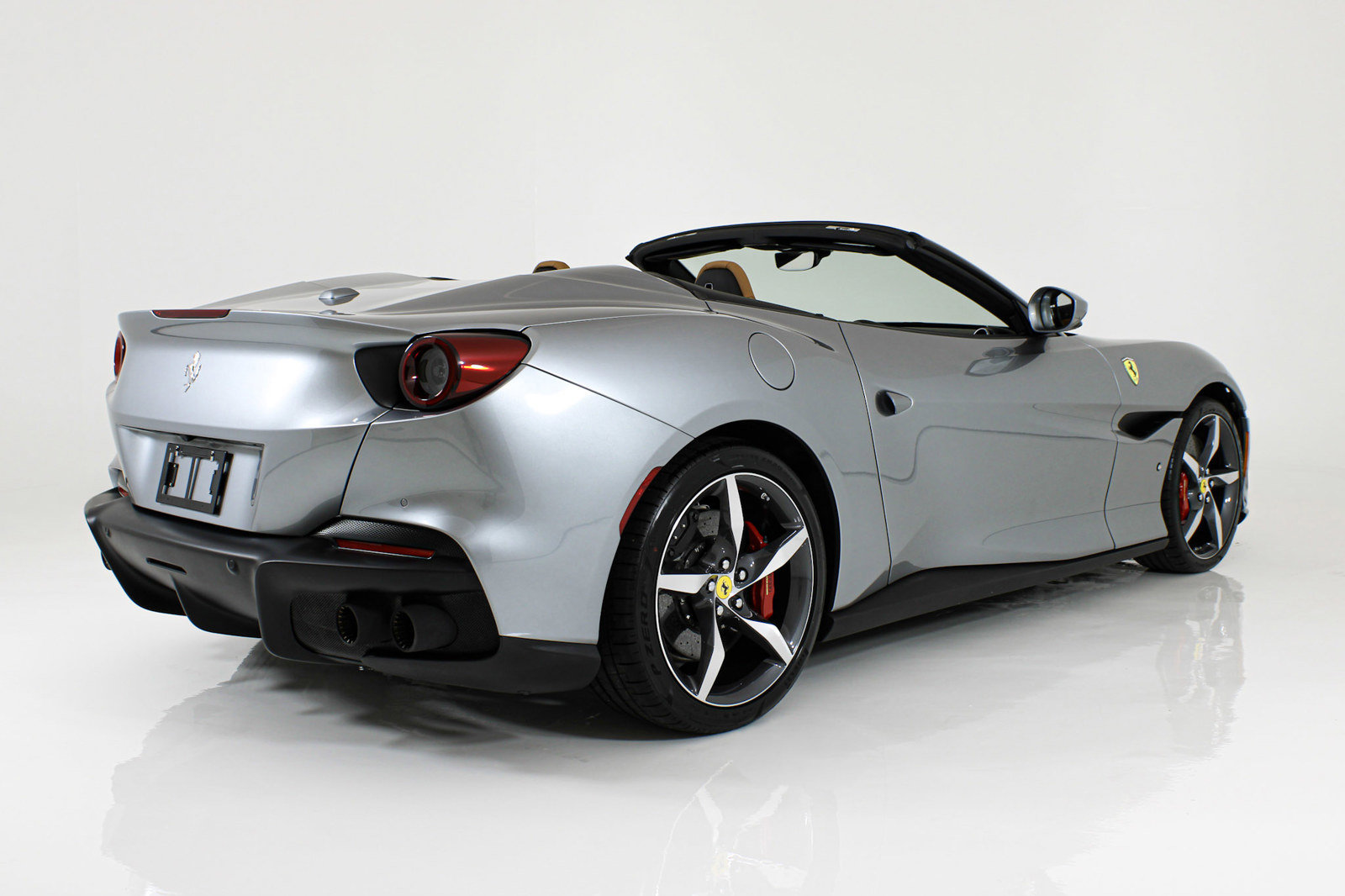 Certified 2023 Ferrari Portofino M RWD image 9