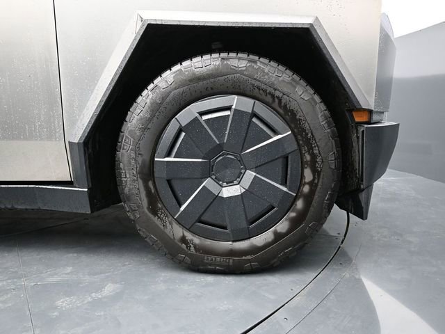 Used 2025 Tesla Cybertruck AWD Crew Cab image 10
