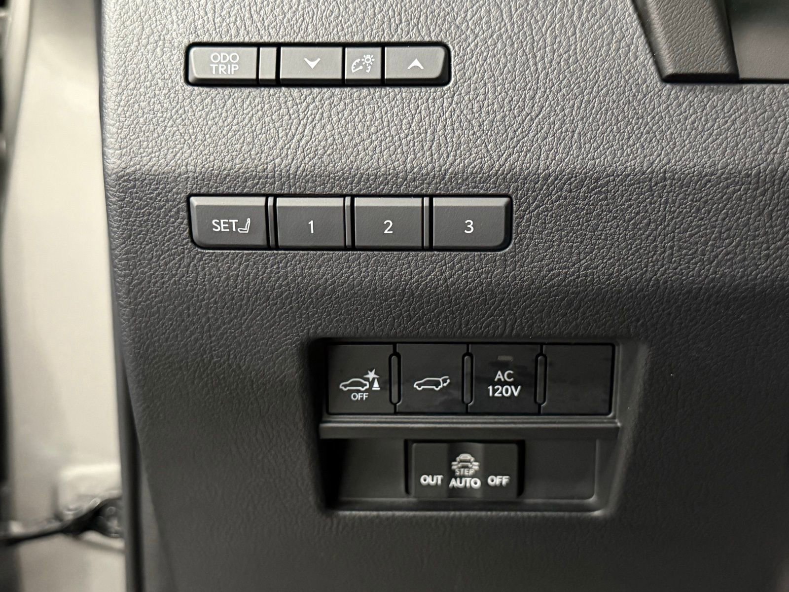 Used 2024 Lexus GX 550 w/ Accessory Package (2T) image 29