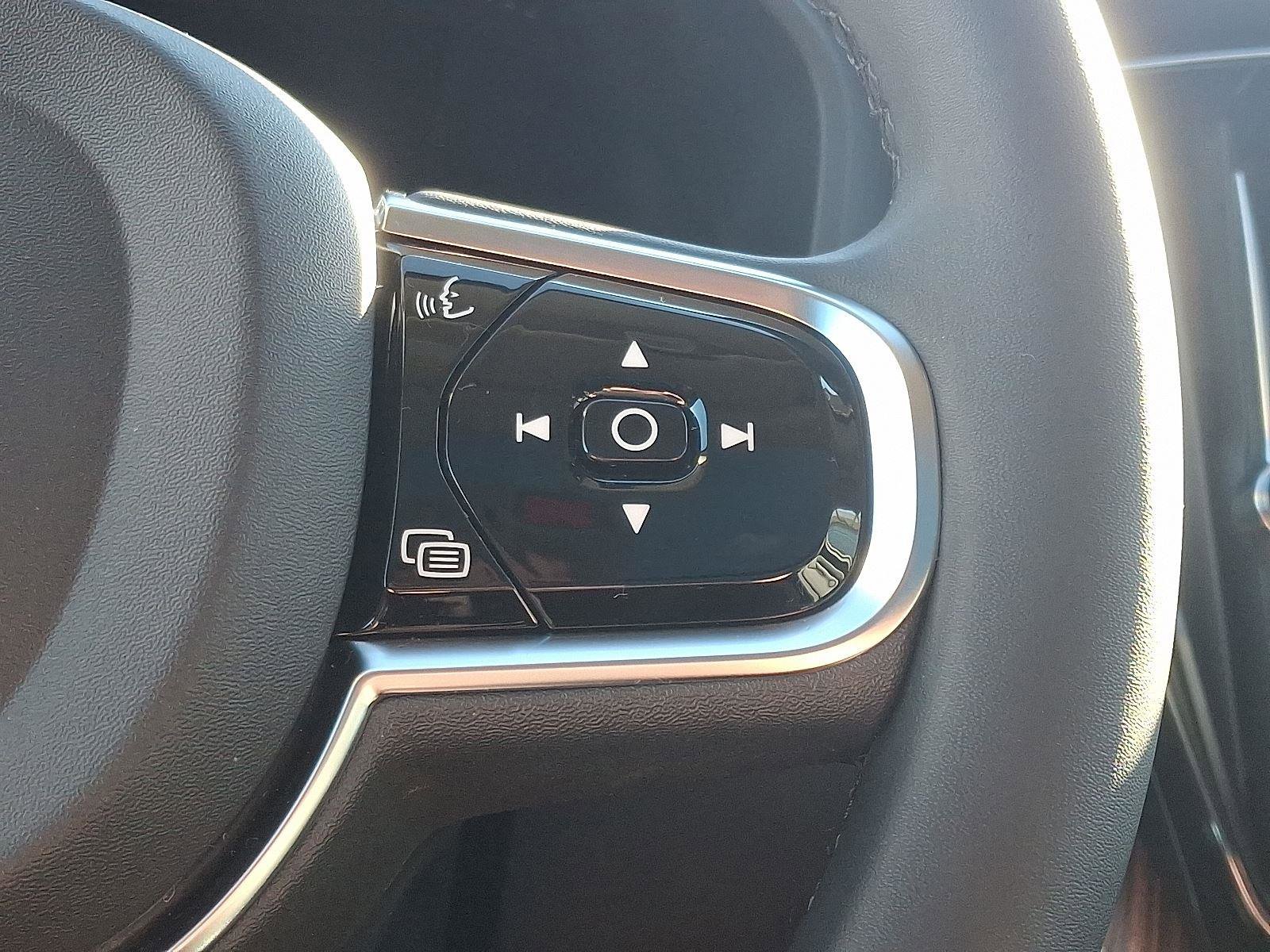 Certified 2024 Volvo XC60 B5 Plus w/ Climate Package AWD/4WD image 22