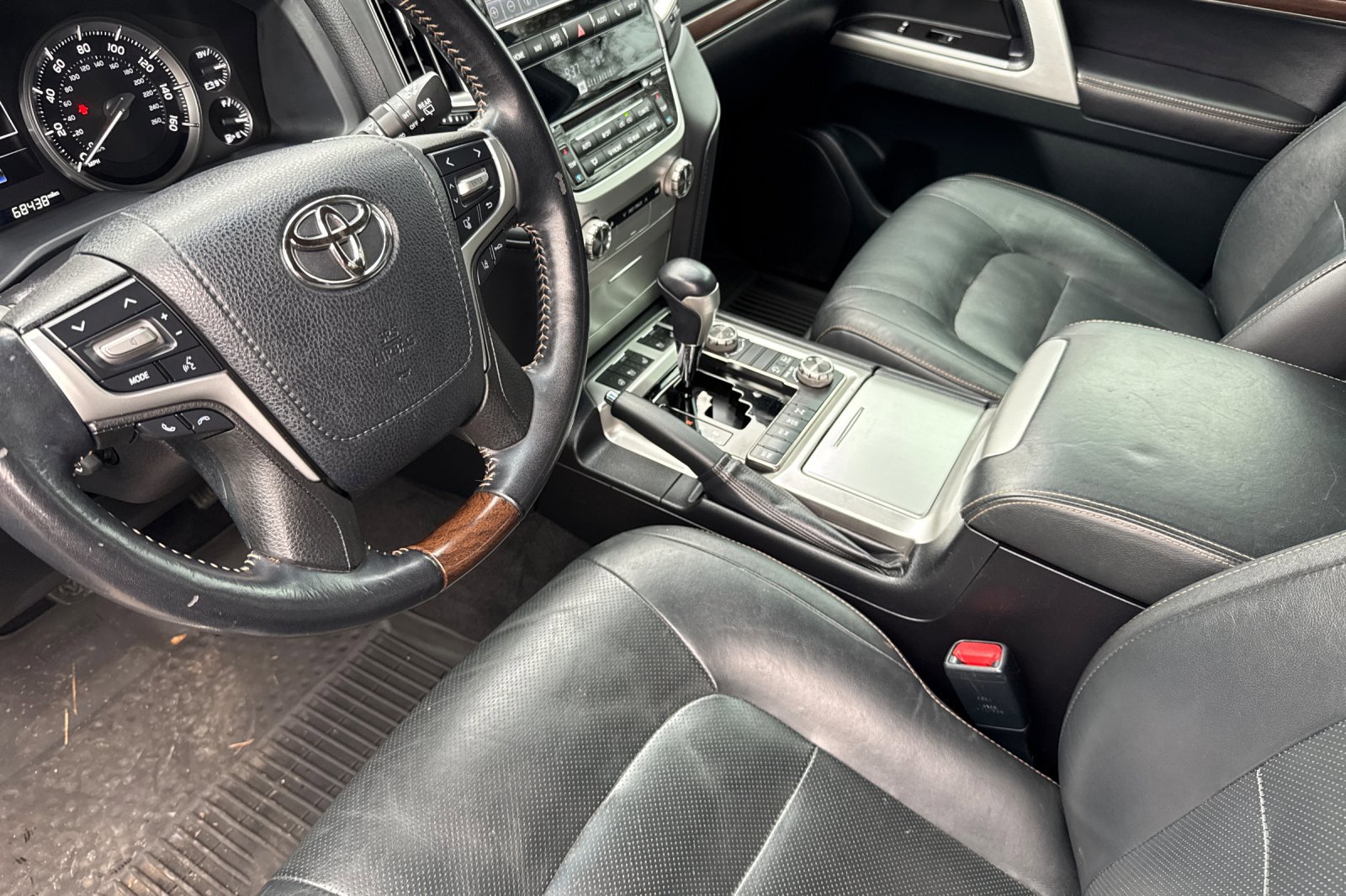 Used 2021 Toyota Land Cruiser Heritage Edition image 10