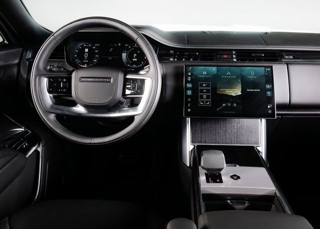 New 2025 Land Rover Range Rover SE image 12