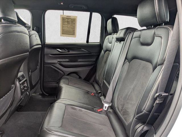 Used 2023 Jeep Grand Cherokee Altitude image 17