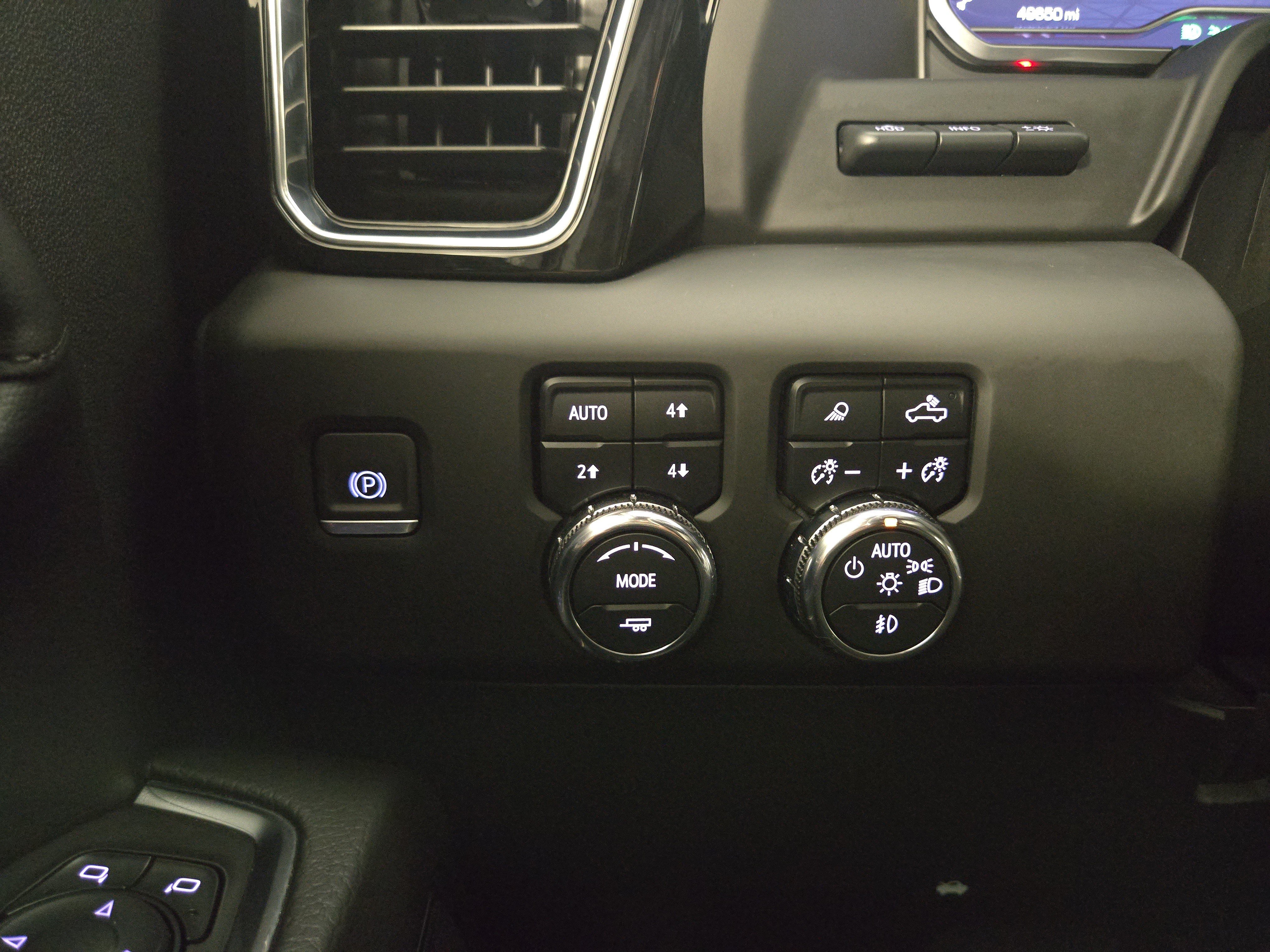 Used 2024 GMC Sierra 2500 Denali w/ Denali Reserve Package AWD/4WD image 30
