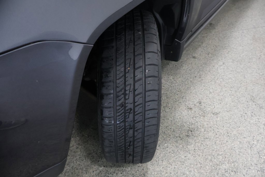 Used 2014 Jeep Compass Latitude w/ Sun/Sound Group image 4