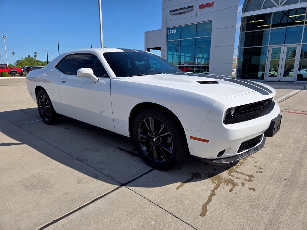 Used 2020 Dodge Challenger SXT w/ Blacktop Package AWD/4WD image 1