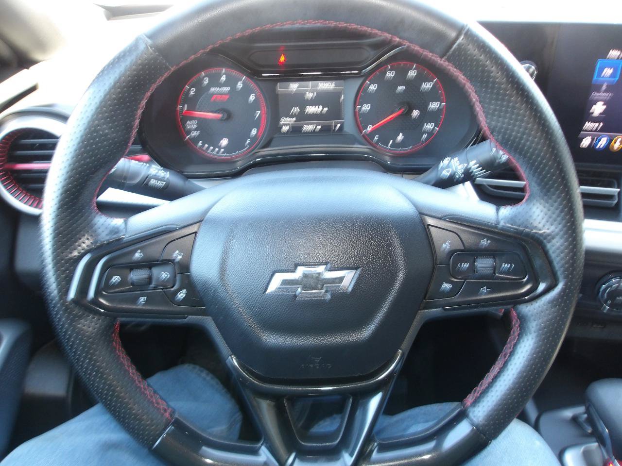 Used 2024 Chevrolet Trax RS w/ Sunroof Package FWD image 15
