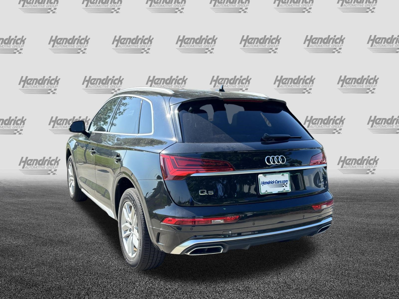Used 2023 Audi Q5 2.0T Premium w/ Convenience Package AWD/4WD image 9