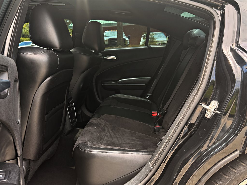 Used 2019 Dodge Charger Scat Pack w/ Dynamics Package RWD image 11