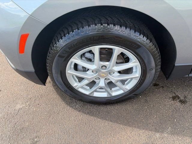 Used 2023 Chevrolet Equinox LS FWD image 44