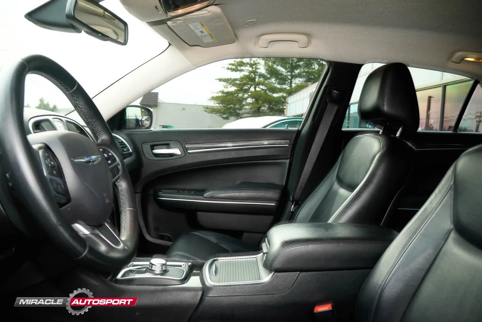 Used 2017 Chrysler 300 Limited w/ Driver Convenience Group RWD image 18