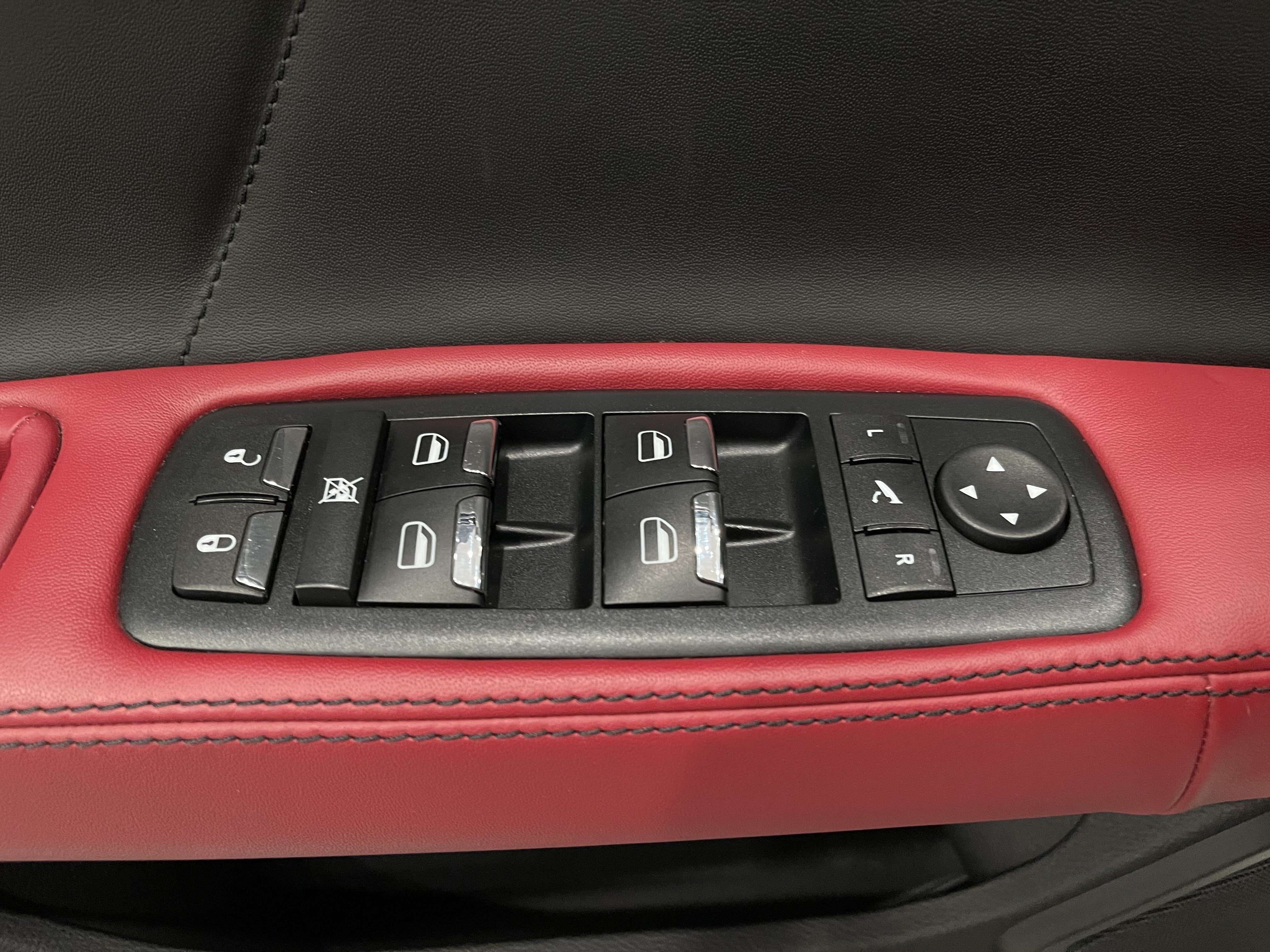 Used 2021 Maserati Ghibli S GranSport Q4 AWD/4WD image 11