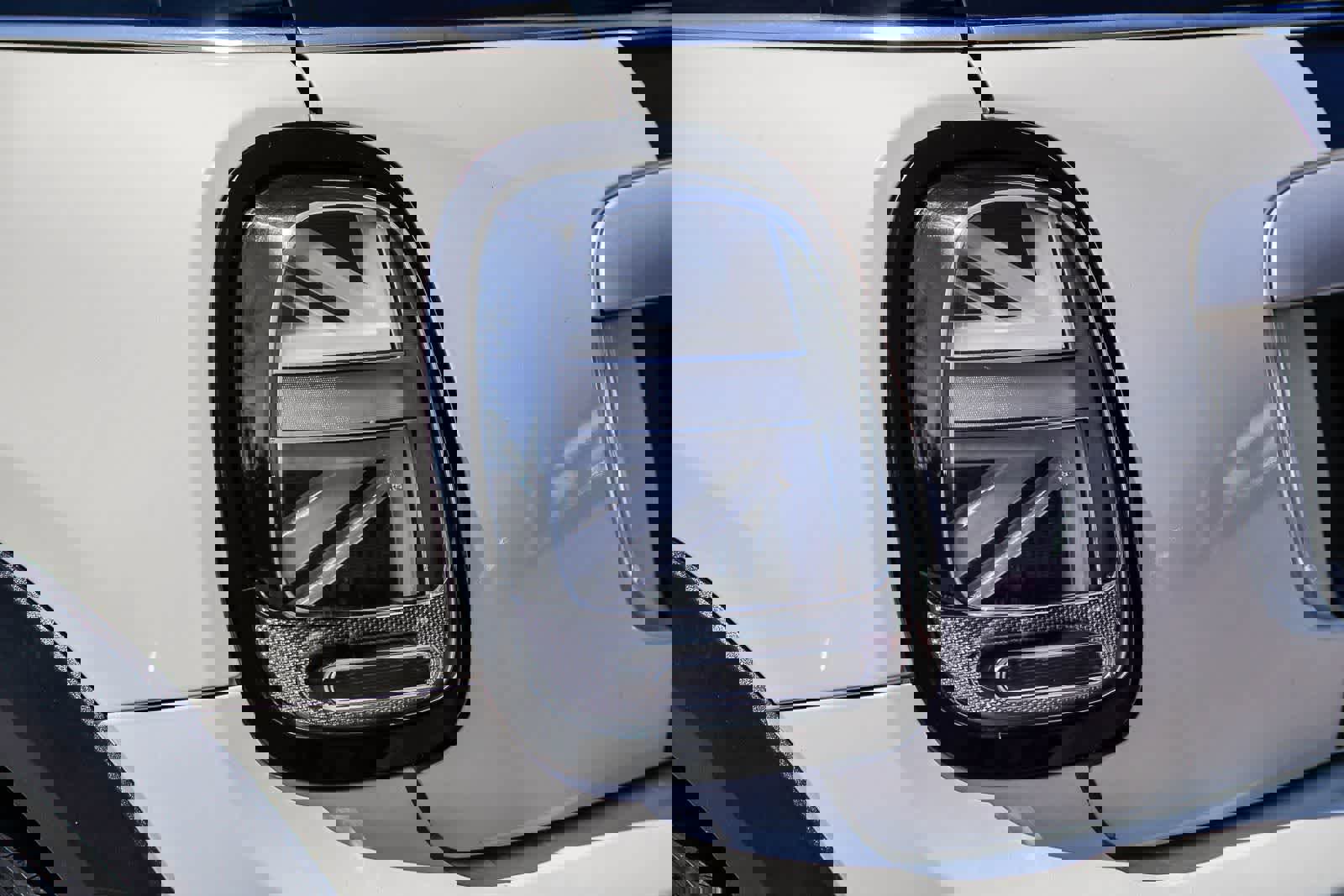 Used 2014 MINI Cooper 2-Door Hardtop image 7