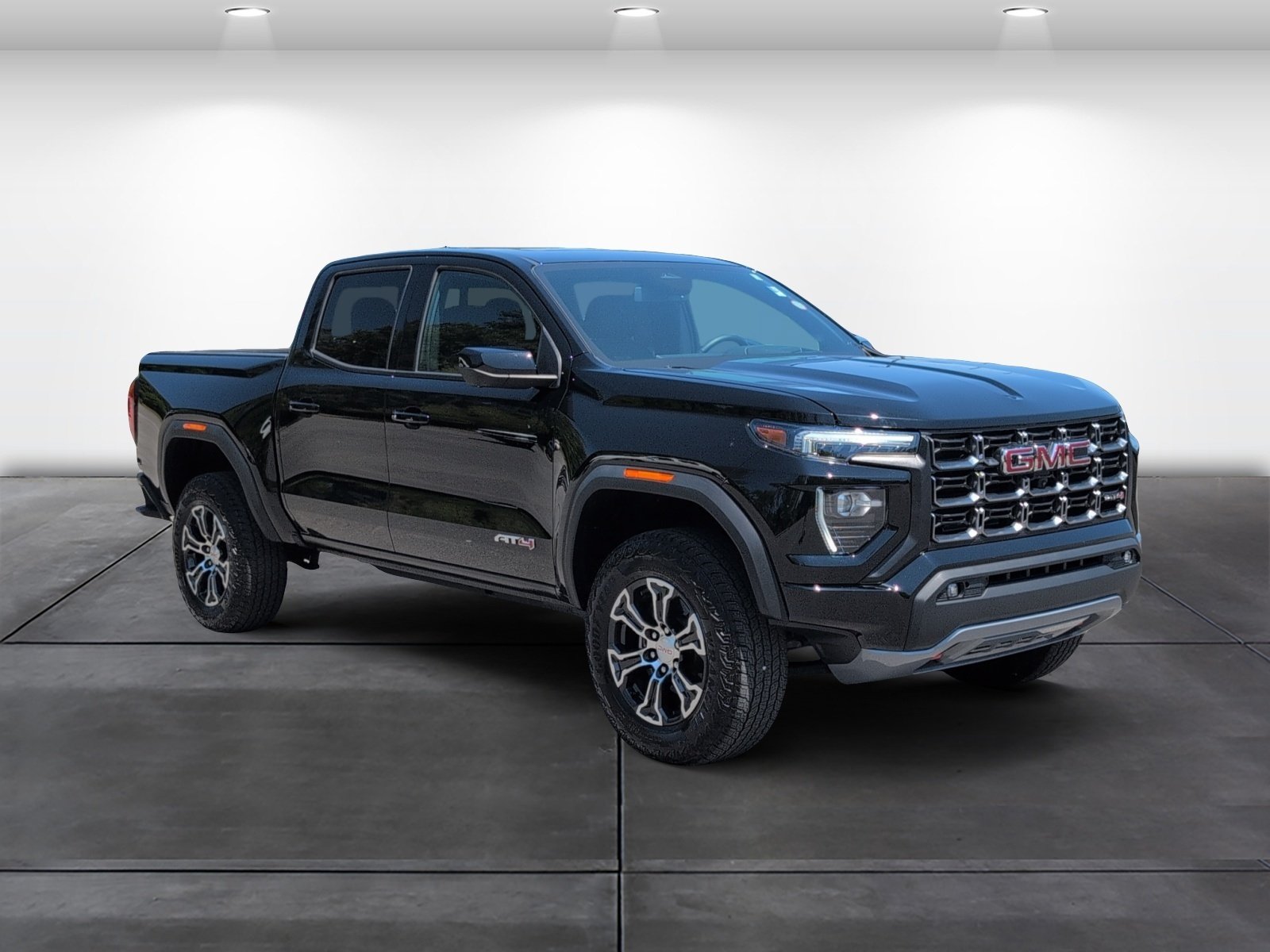 Used 2025 GMC Canyon AT4 w/ Technology Plus Package AWD/4WD image 2