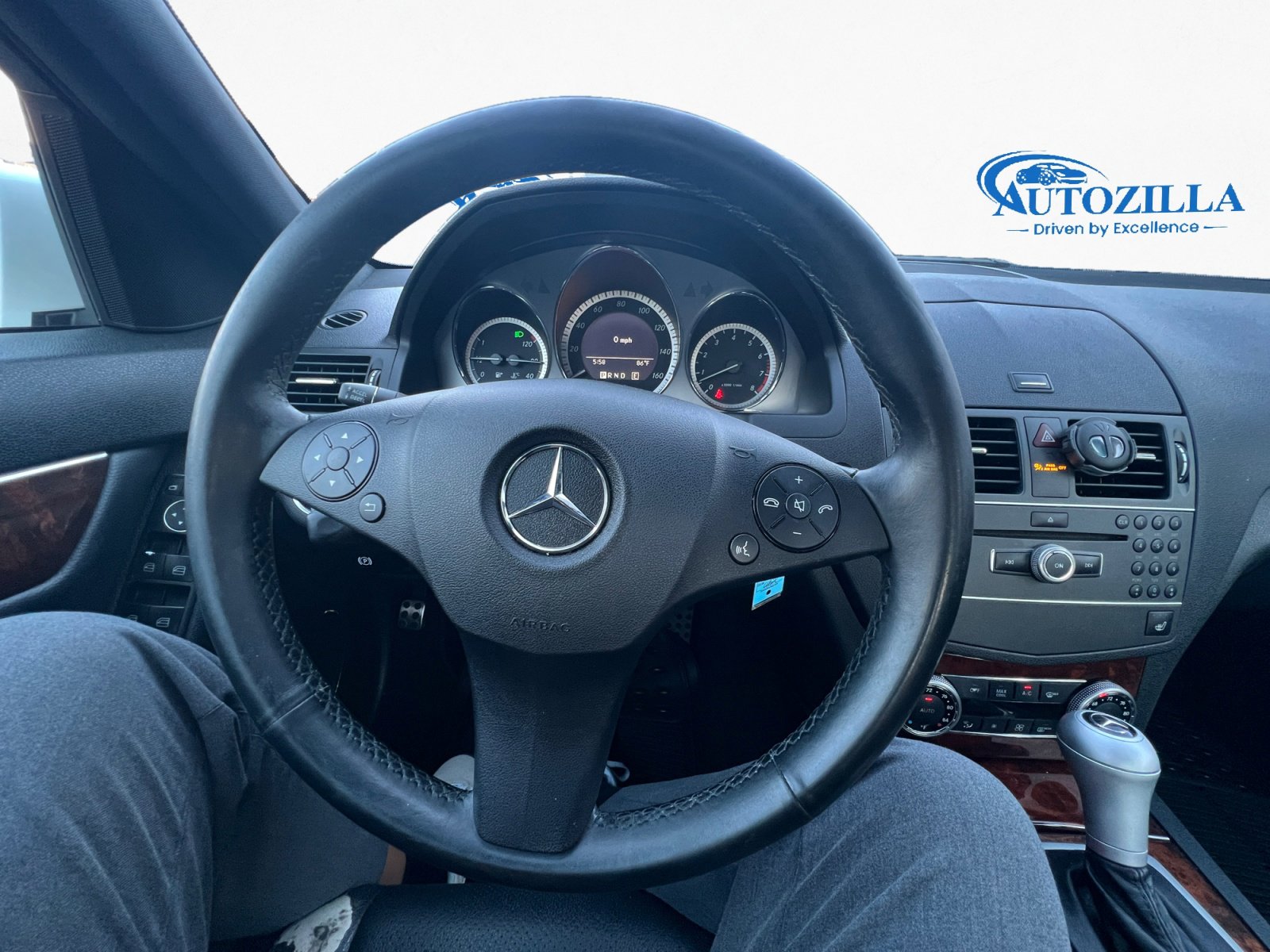 Used 2011 Mercedes-Benz C 300 4MATIC Sedan image 9