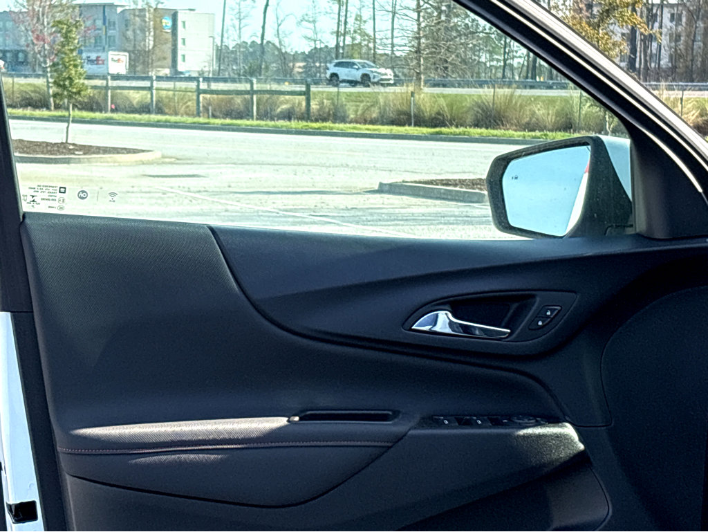 Used 2023 Chevrolet Equinox RS w/ LPO, Floor Liner Package image 9