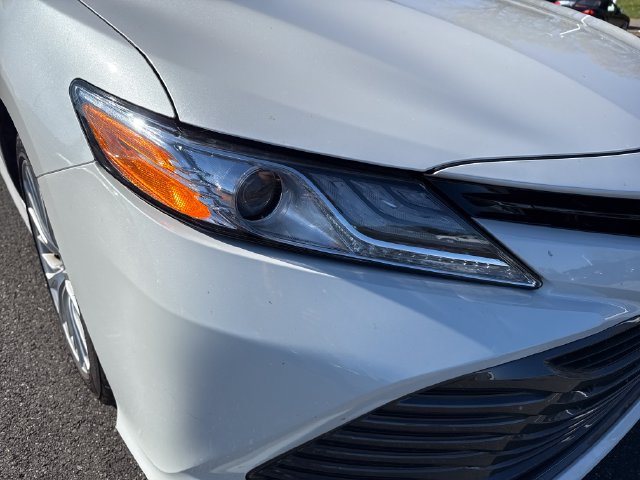 Used 2019 Toyota Camry XLE w/ Navigation Package FWD image 12