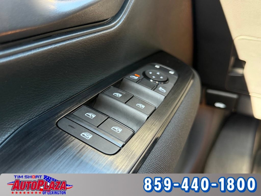 Used 2025 Nissan Kicks S AWD/4WD image 17