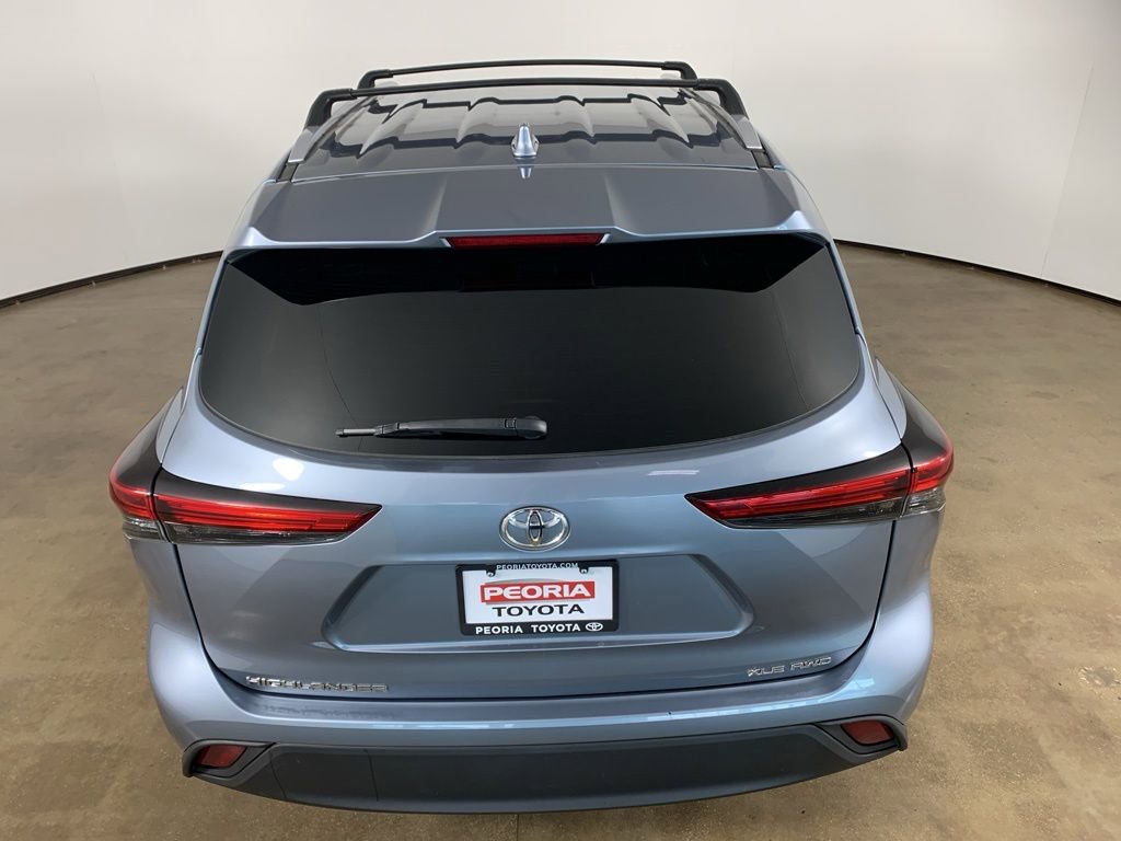 Used 2023 Toyota Highlander XLE image 11