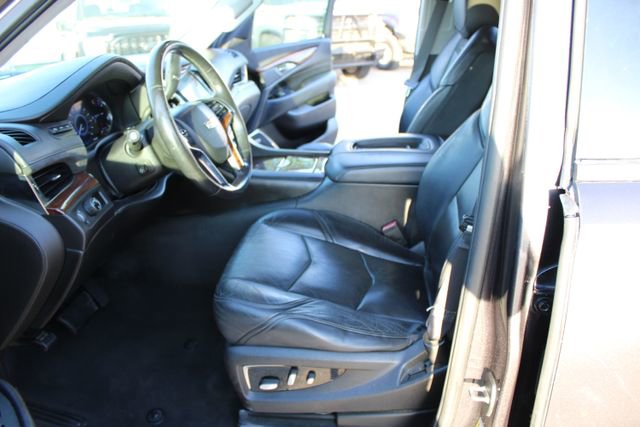Used 2016 Cadillac Escalade Luxury RWD image 17