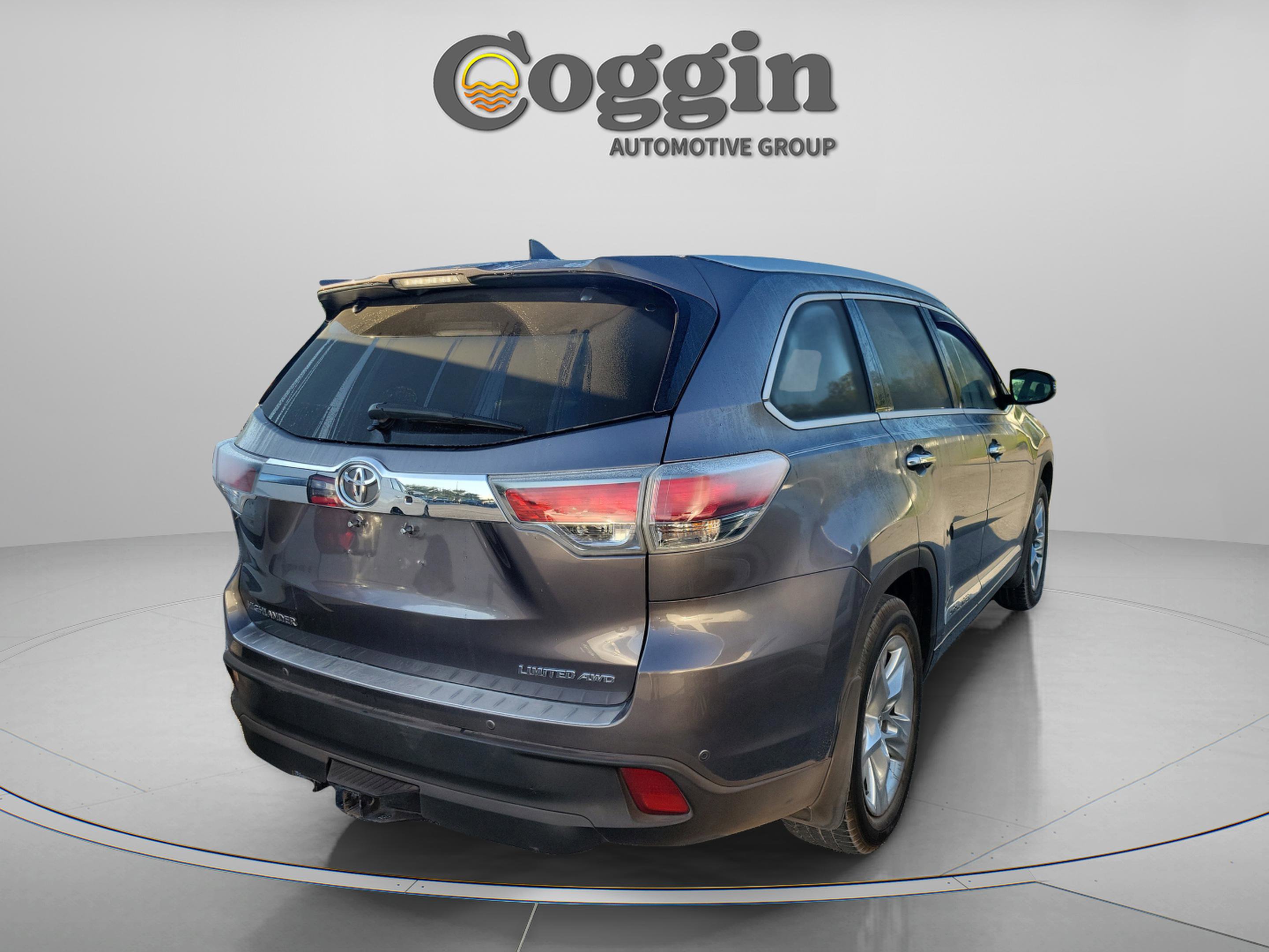 Used 2015 Toyota Highlander Limited Platinum AWD/4WD image 4