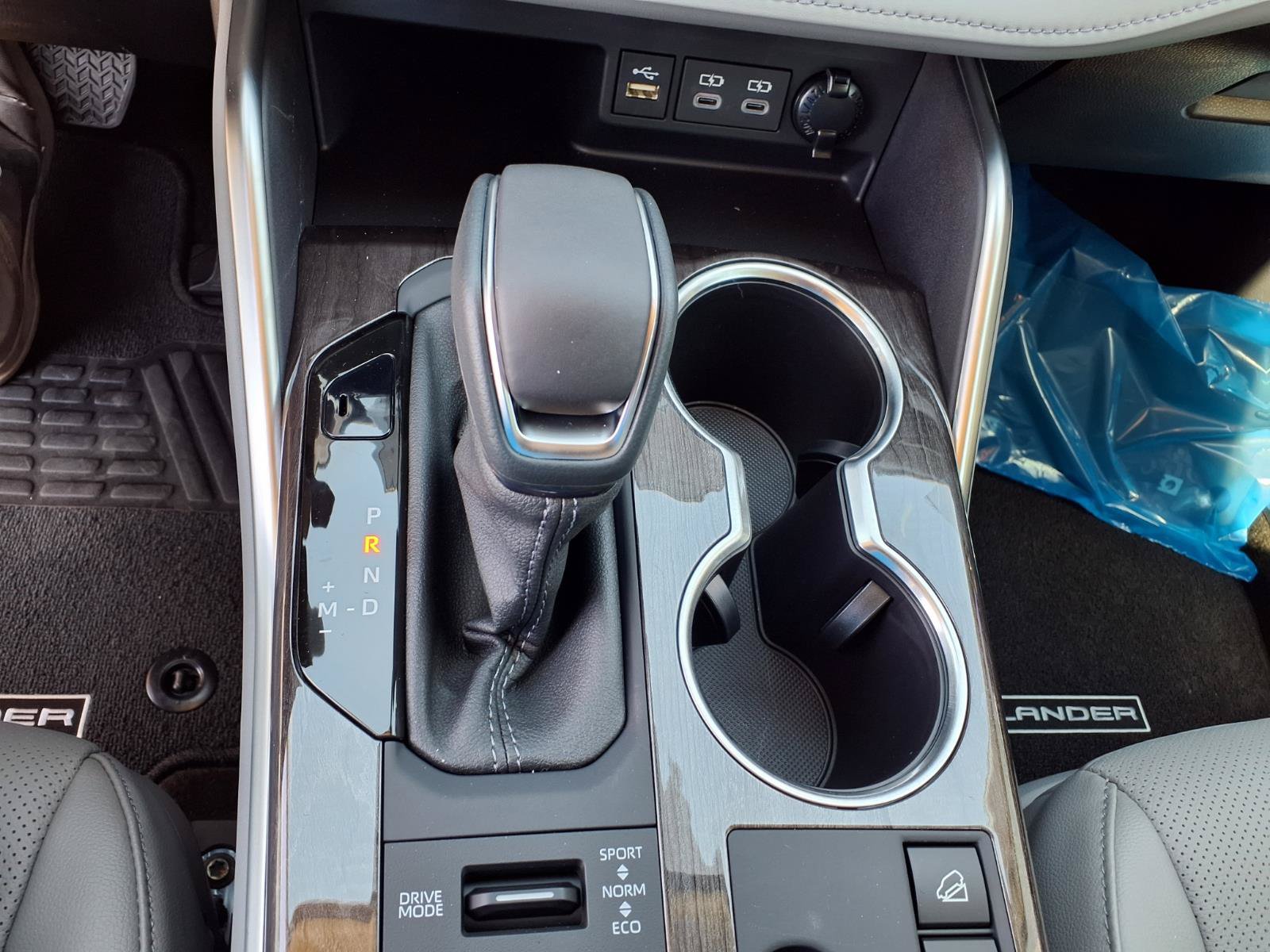 New 2026 Toyota Highlander Limited AWD/4WD image 18