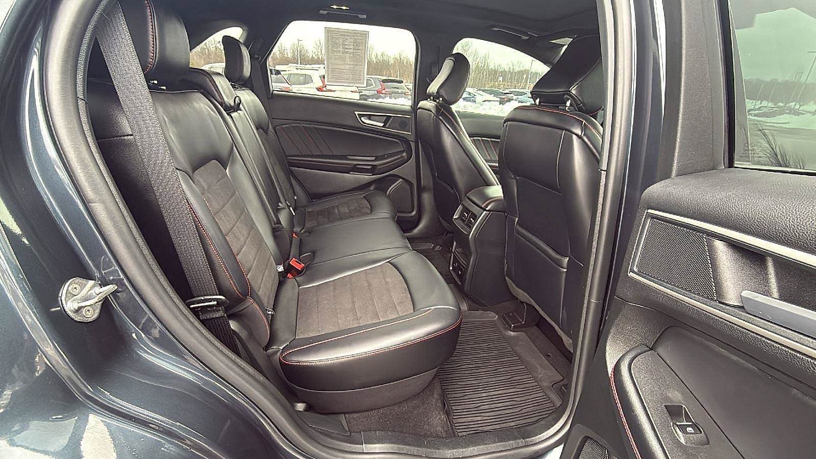 Used 2024 Ford Edge ST-Line w/ Cargo Accessory Package AWD/4WD image 20