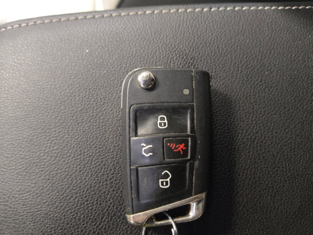 Used 2021 Volkswagen Tiguan SE R-Line FWD image 32