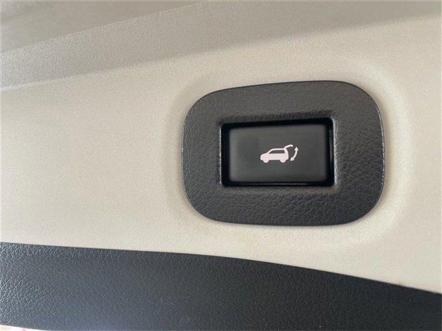 Used 2018 Nissan Rogue SV image 20